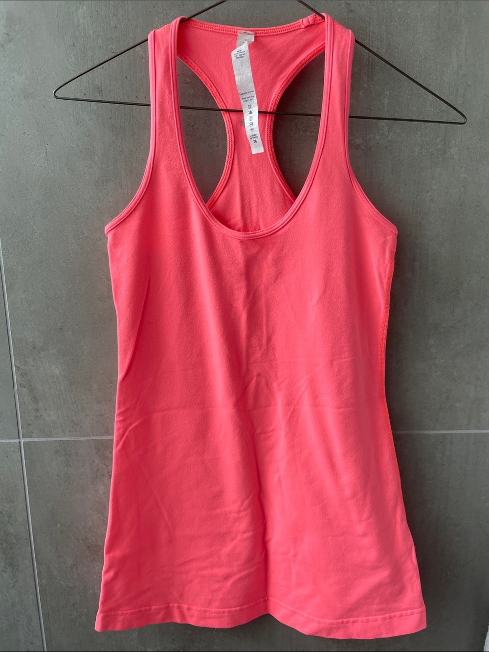LULULEMON WOMENS RACERBACK TANK TOP! size: 4! - Coral Pink